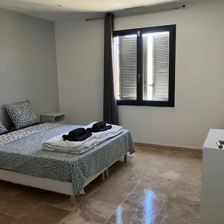 Villa Situe A Sainte-Tulle